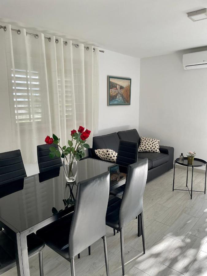 Apartment Paulina Trogir Exterior photo
