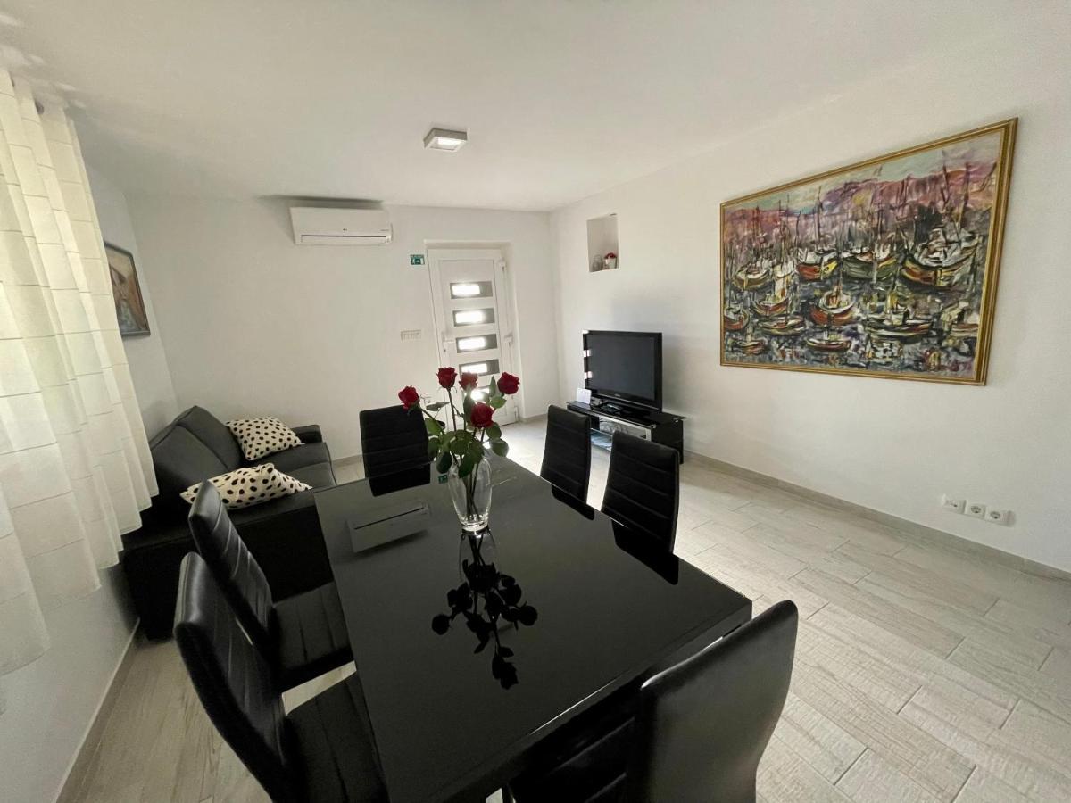 Apartment Paulina Trogir Exterior photo